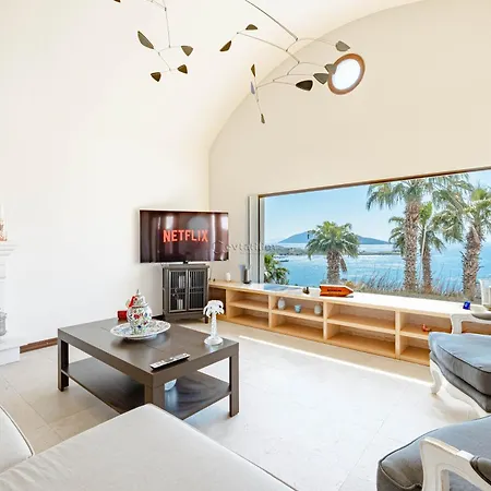 Dorian By Evtatilim Bitez Guembet * Αλικαρνασσός